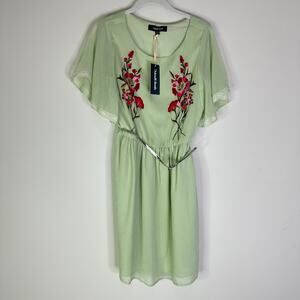 NEW ModCloth Floral Belted Mini Dress Size Medium